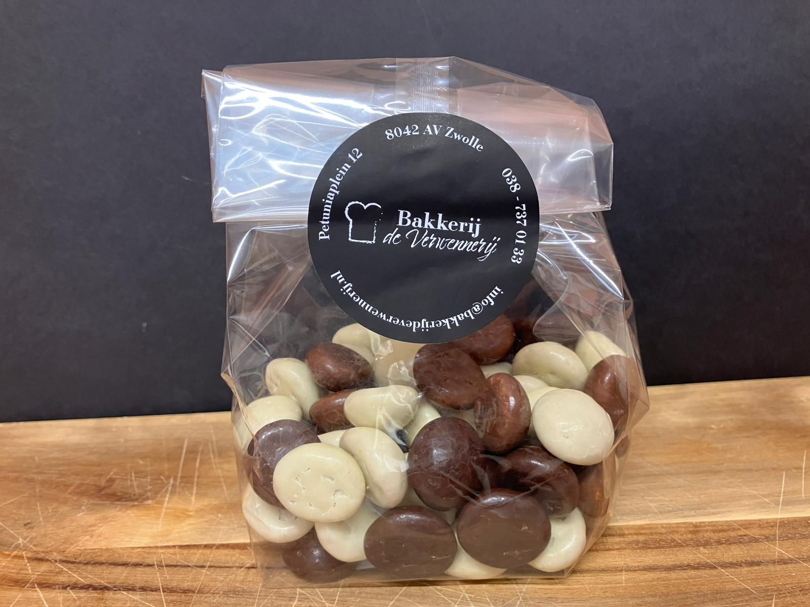 Chocoladekruidnootjes Chocoladekruidnootjes